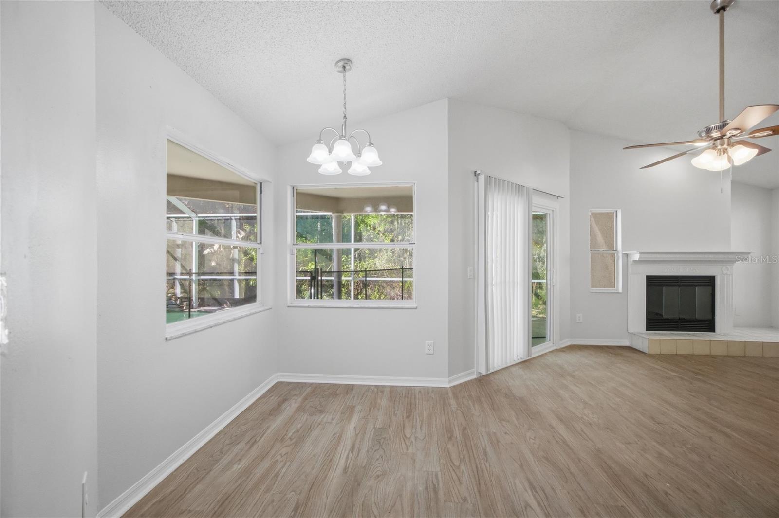 FIELDSTONE VILLAGE AT WOODFIELD - Residential