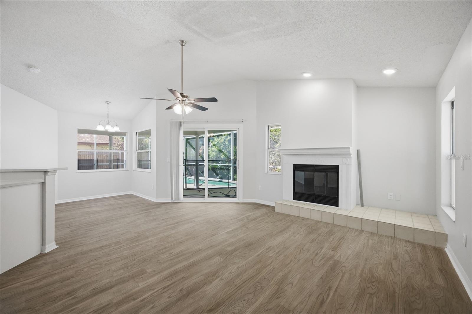 FIELDSTONE VILLAGE AT WOODFIELD - Residential