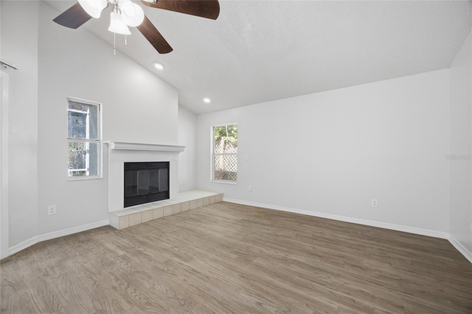 FIELDSTONE VILLAGE AT WOODFIELD - Residential