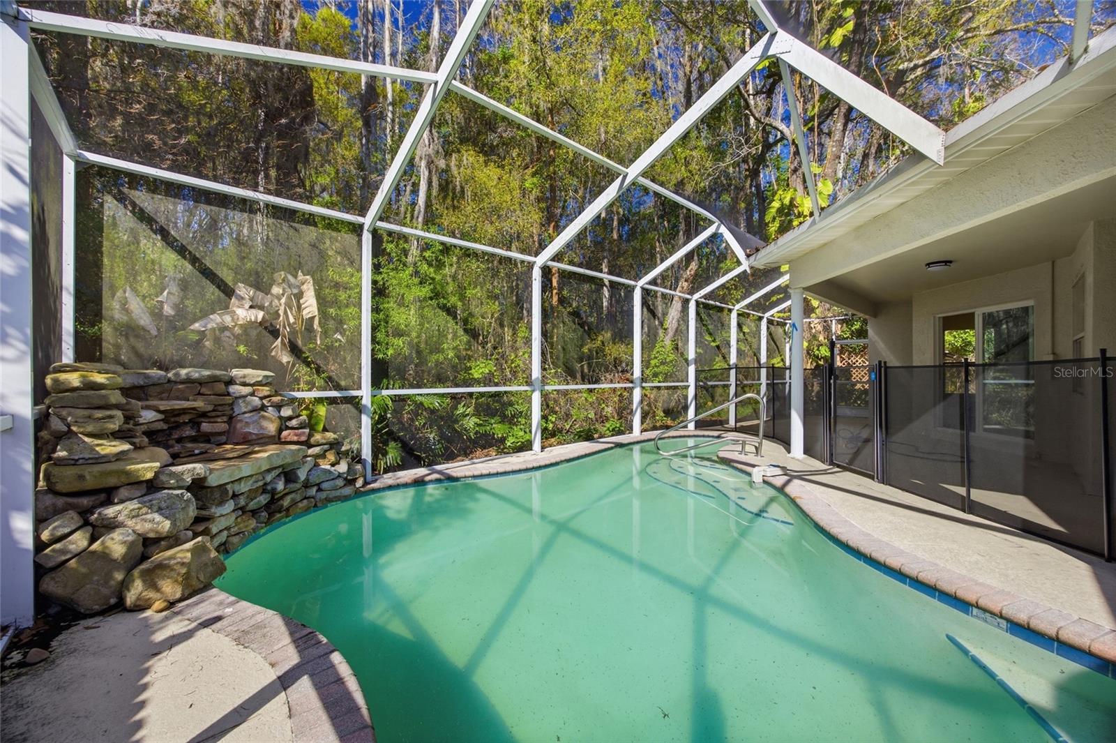 FIELDSTONE VILLAGE AT WOODFIELD - Residential