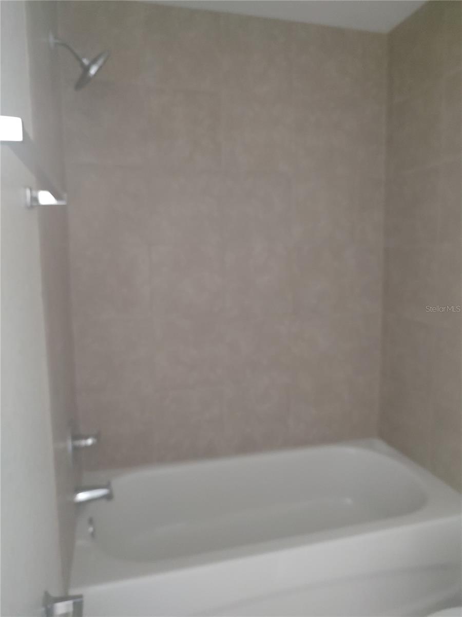 MARION OAKS UN 10 - Residential Lease