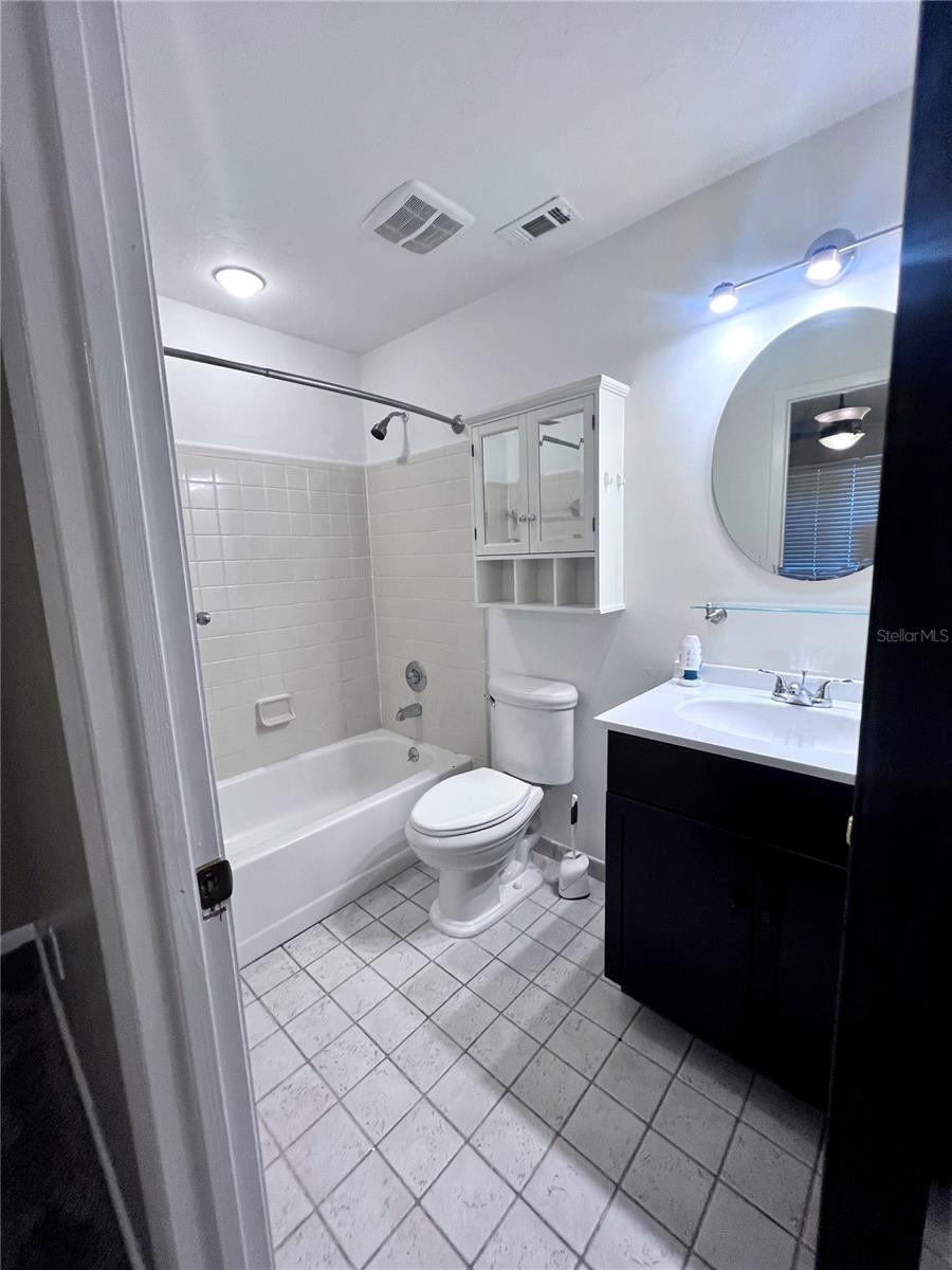 CASABLANCA WEST - Residential Lease