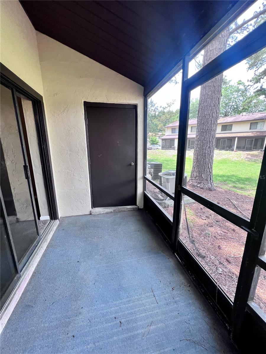 CASABLANCA WEST - Residential Lease