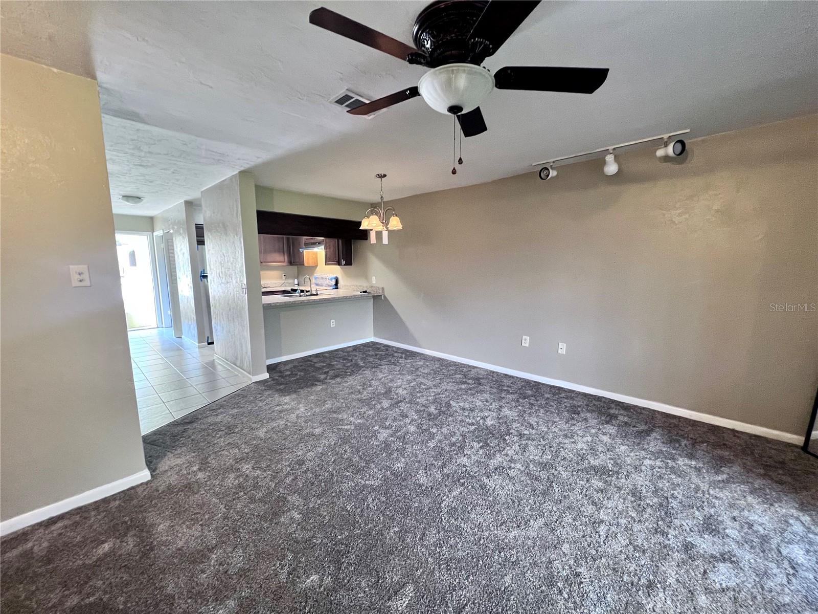 CASABLANCA WEST - Residential Lease