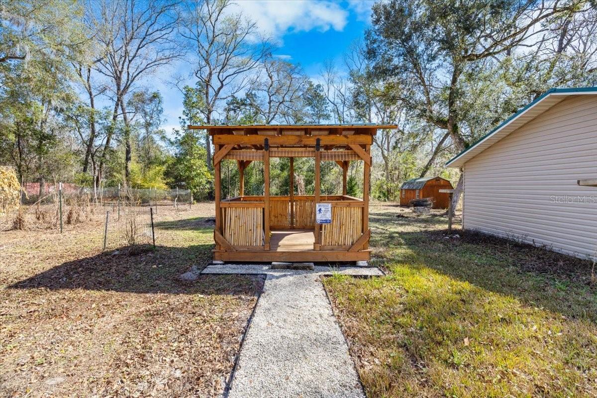 S1/2 OF N1/2 OF NW1/4 OF SE1/4 OF SW1/4 ORB 541 PG - Residential