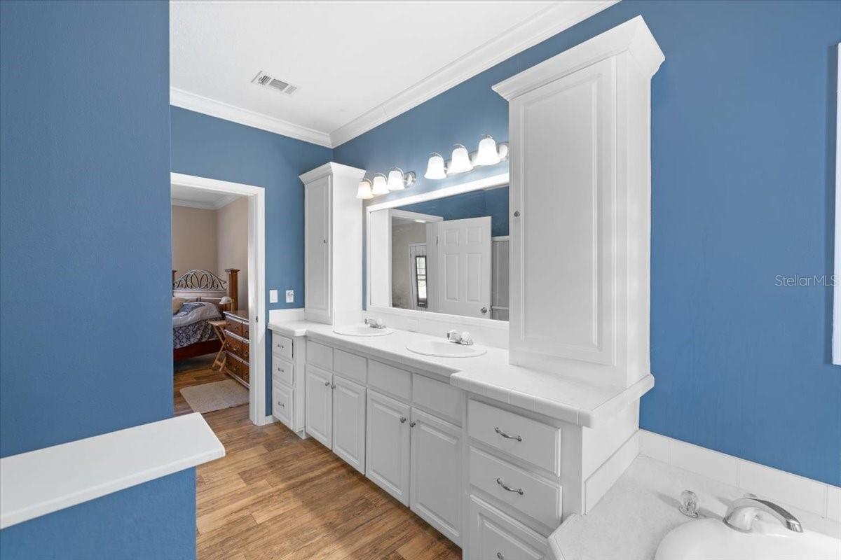 S1/2 OF N1/2 OF NW1/4 OF SE1/4 OF SW1/4 ORB 541 PG - Residential