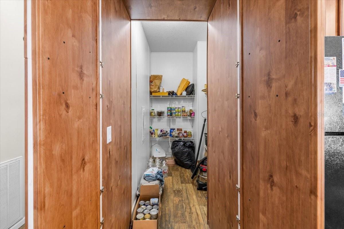 S1/2 OF N1/2 OF NW1/4 OF SE1/4 OF SW1/4 ORB 541 PG - Residential