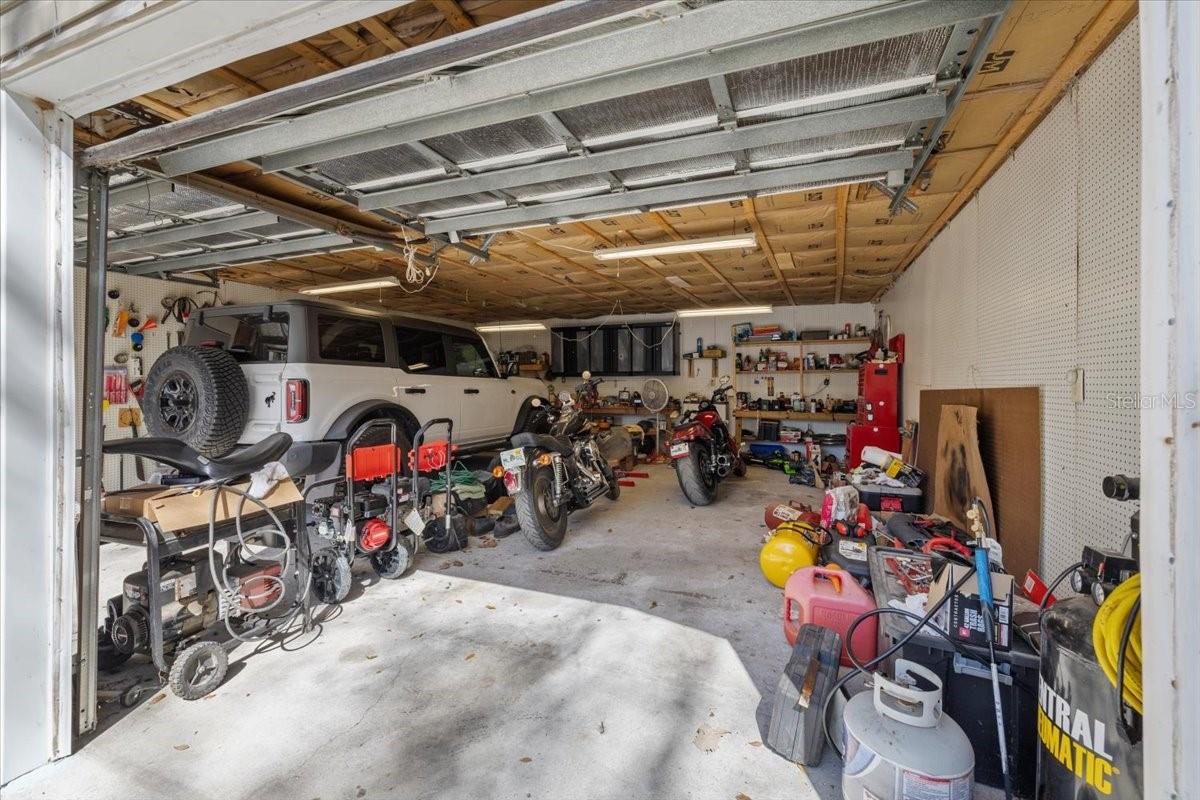 S1/2 OF N1/2 OF NW1/4 OF SE1/4 OF SW1/4 ORB 541 PG - Residential