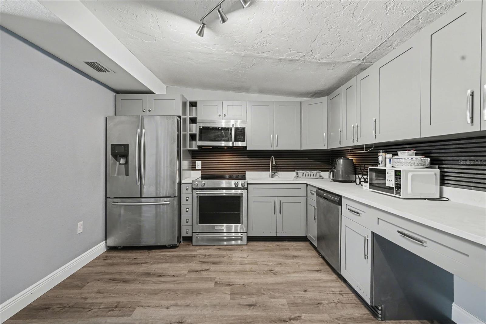 BROWN ACRES - Residential