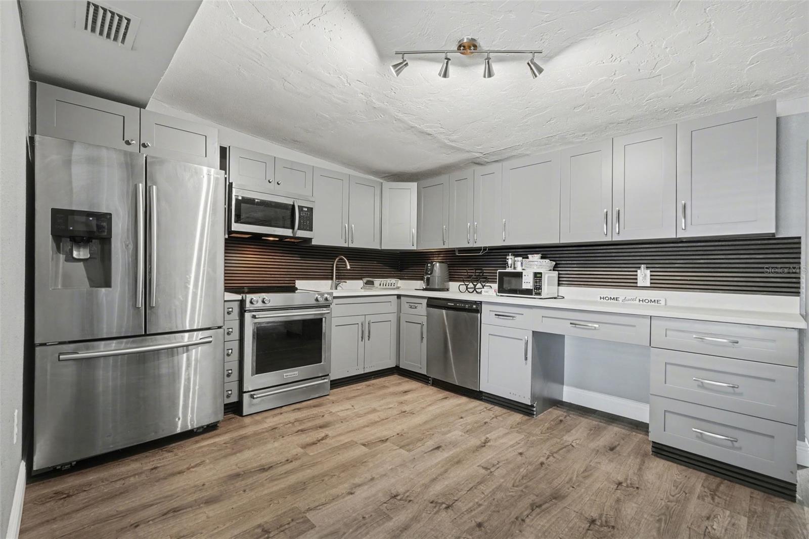 BROWN ACRES - Residential