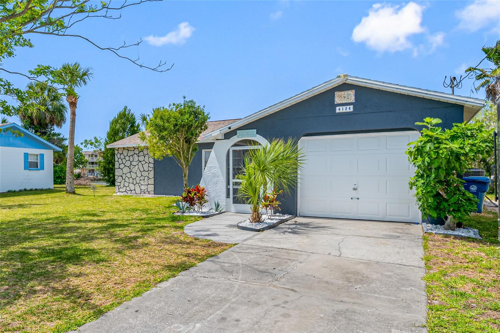 4124 PINE DALE COURT