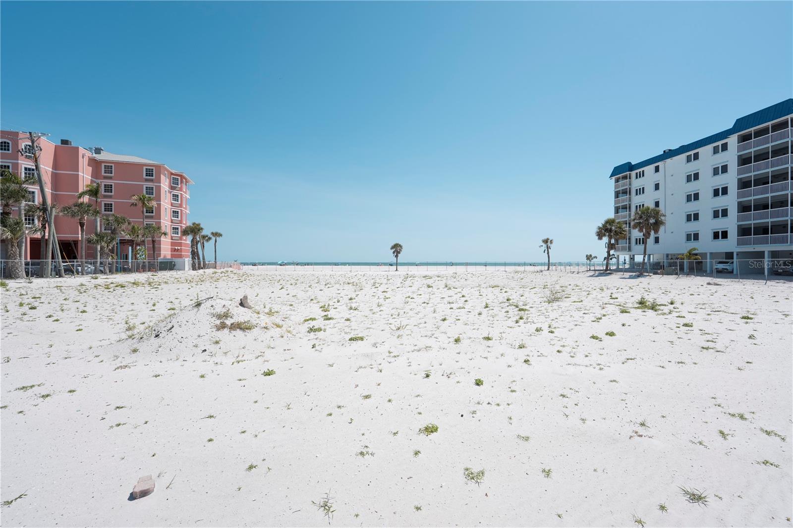 ROYAL BEACH CLUB CONDO - Commercial Sale
