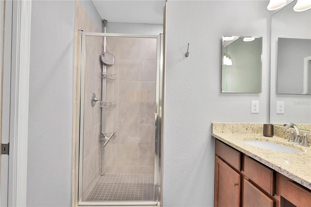 VERANDA IV AT LAKEWOOD NATIONAL PH IV - Residential Lease