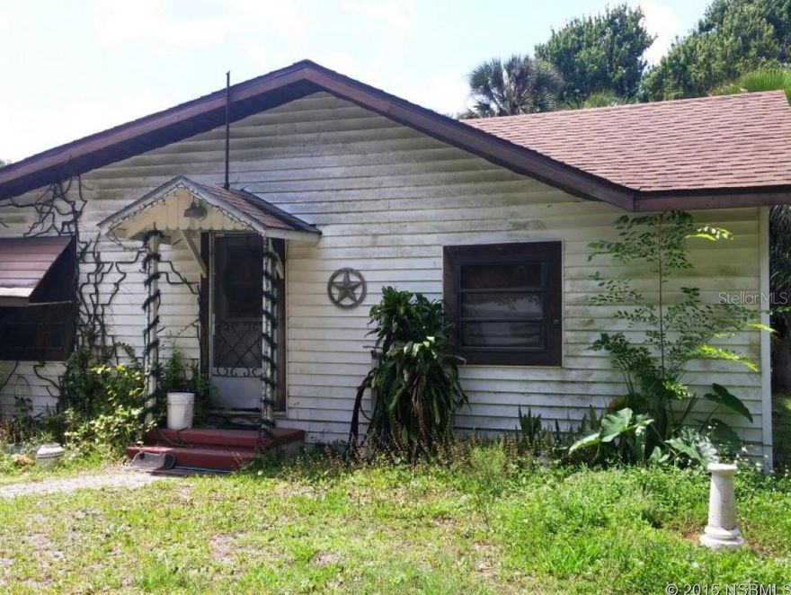 "PRE_FORECLOSURE" - Short Sale contracts subject to 3rd Party Approval. FIXER UPPER. NEEDS EXTENSIVE REPAIRS. ROOF 5 YRS OLD. SHED AND DETACHED GARAGE DO NOT CONVEY.