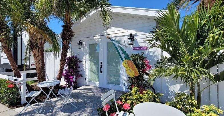 PINECRAFT - Residential