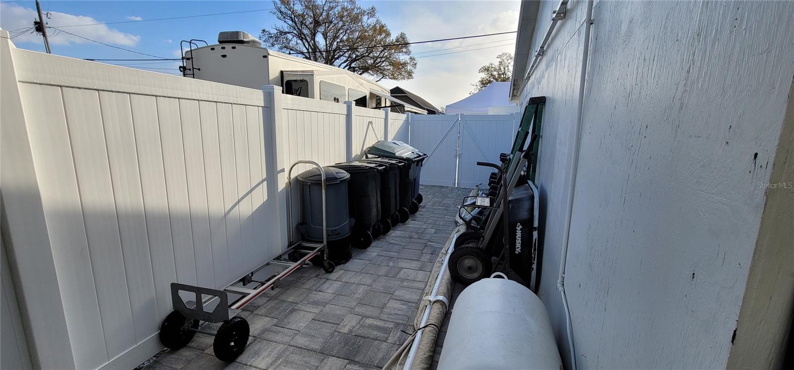 PINECRAFT - Residential