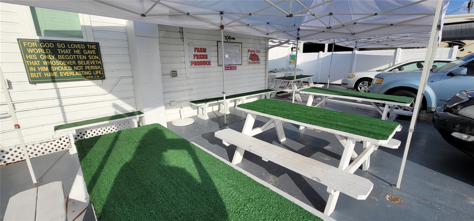 PINECRAFT - Residential