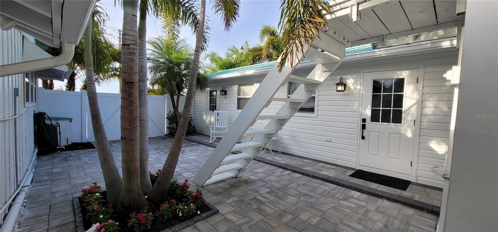 PINECRAFT - Residential