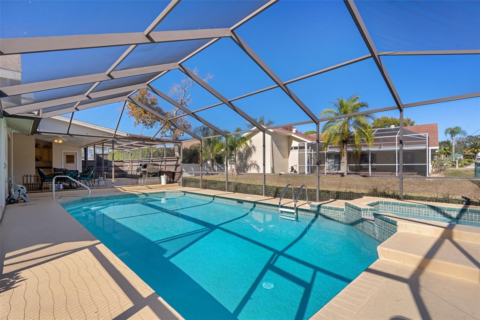 SEVEN HILLS - Residential