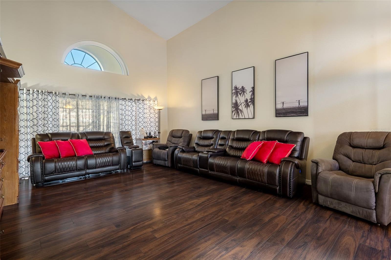 SEVEN HILLS - Residential