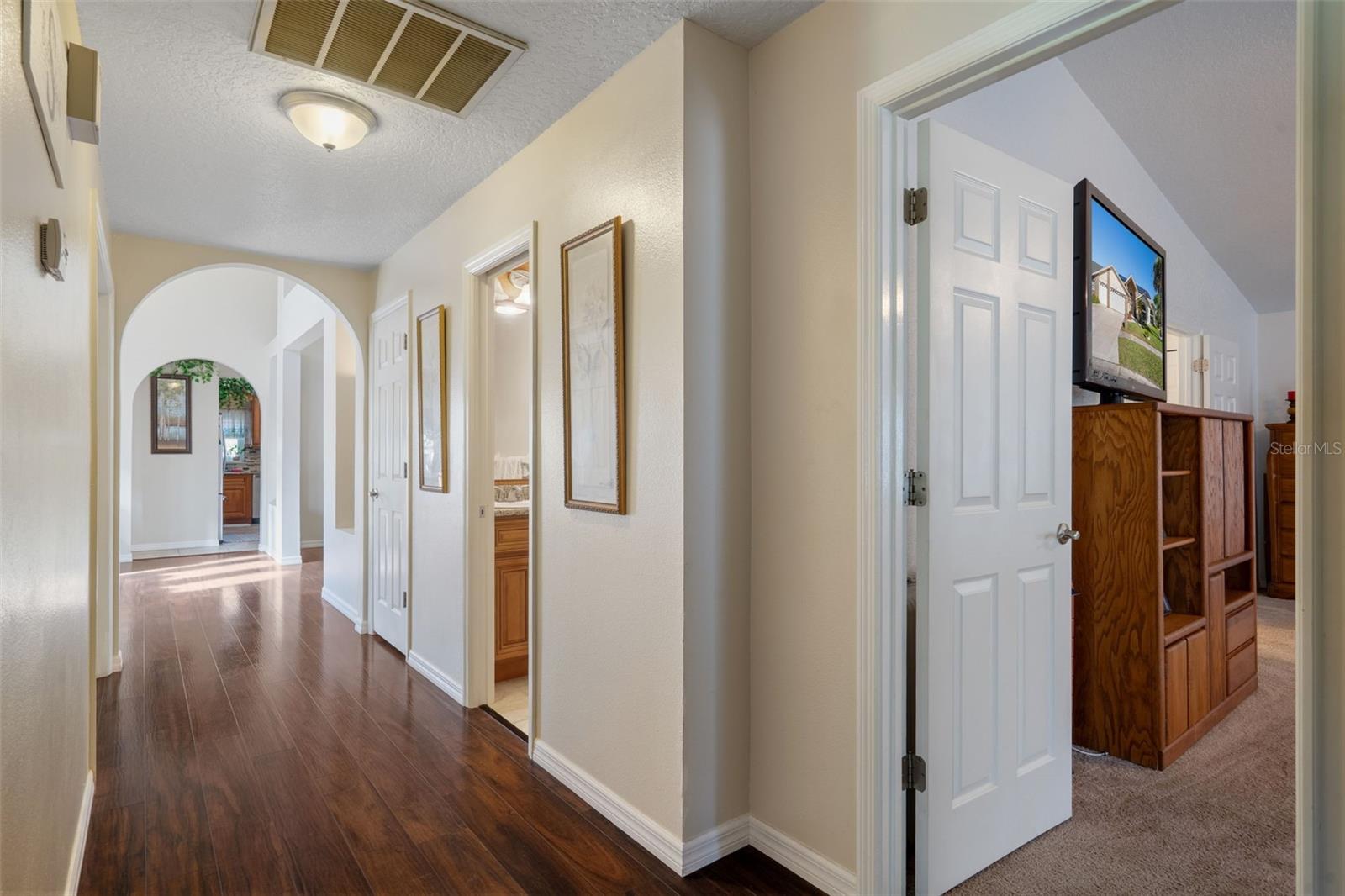 SEVEN HILLS - Residential