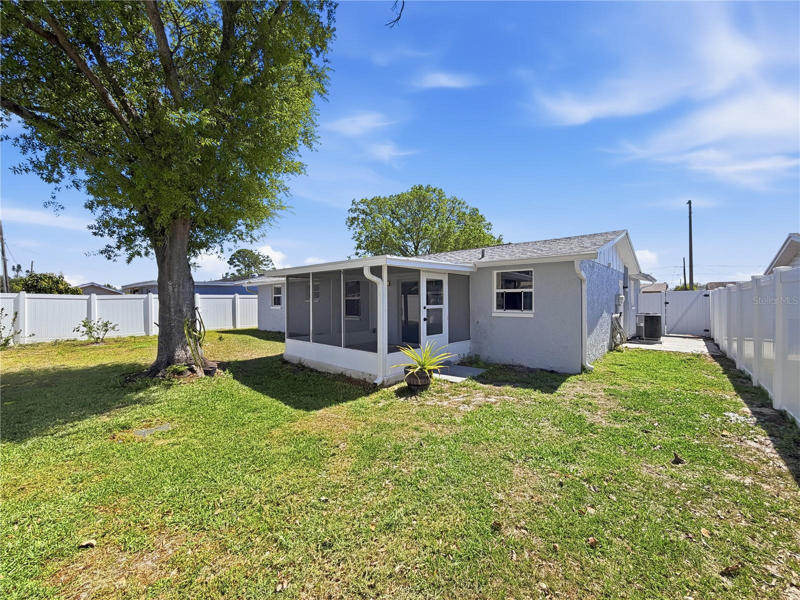 TAHITIAN HOMES - Residential