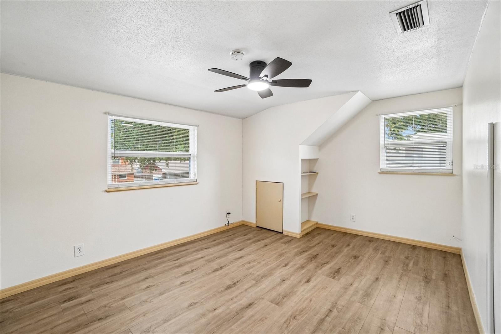NEWPORT UNIT 5 - Residential