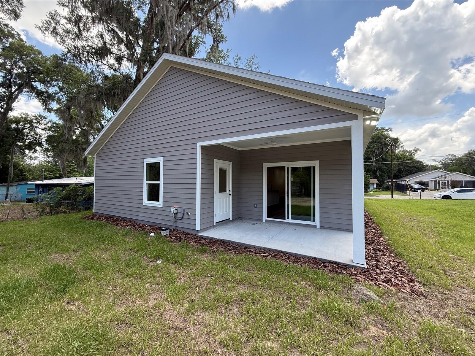 2027 SE 45 TERRACE