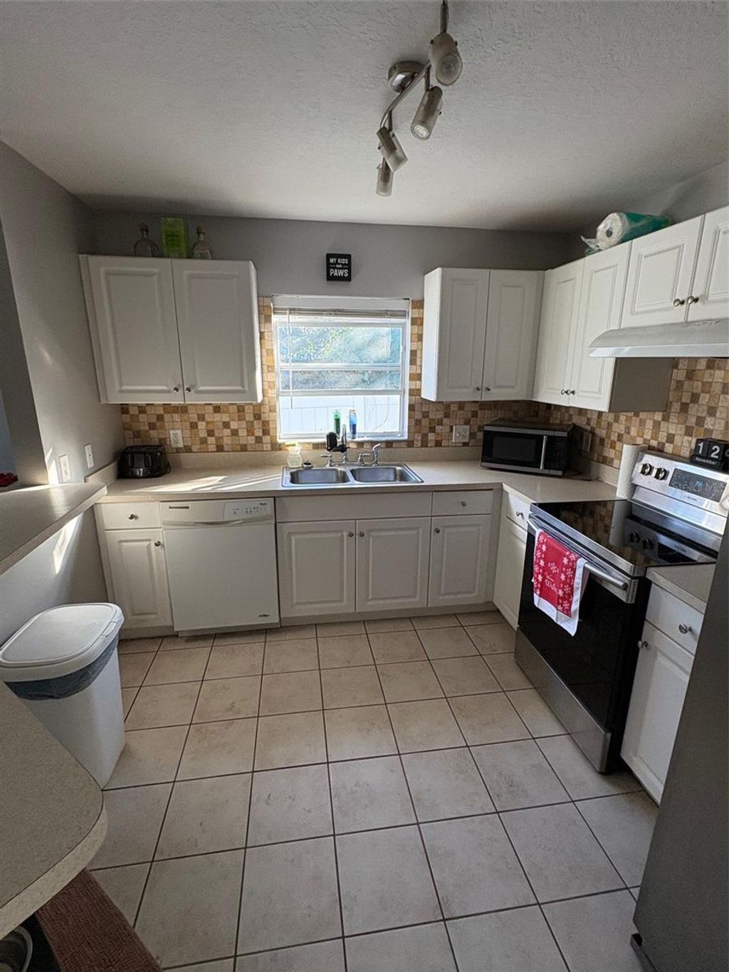 Photo of 5230 Cherry Avenue, Seffner, FL 33584 (MLS # TB8449190)