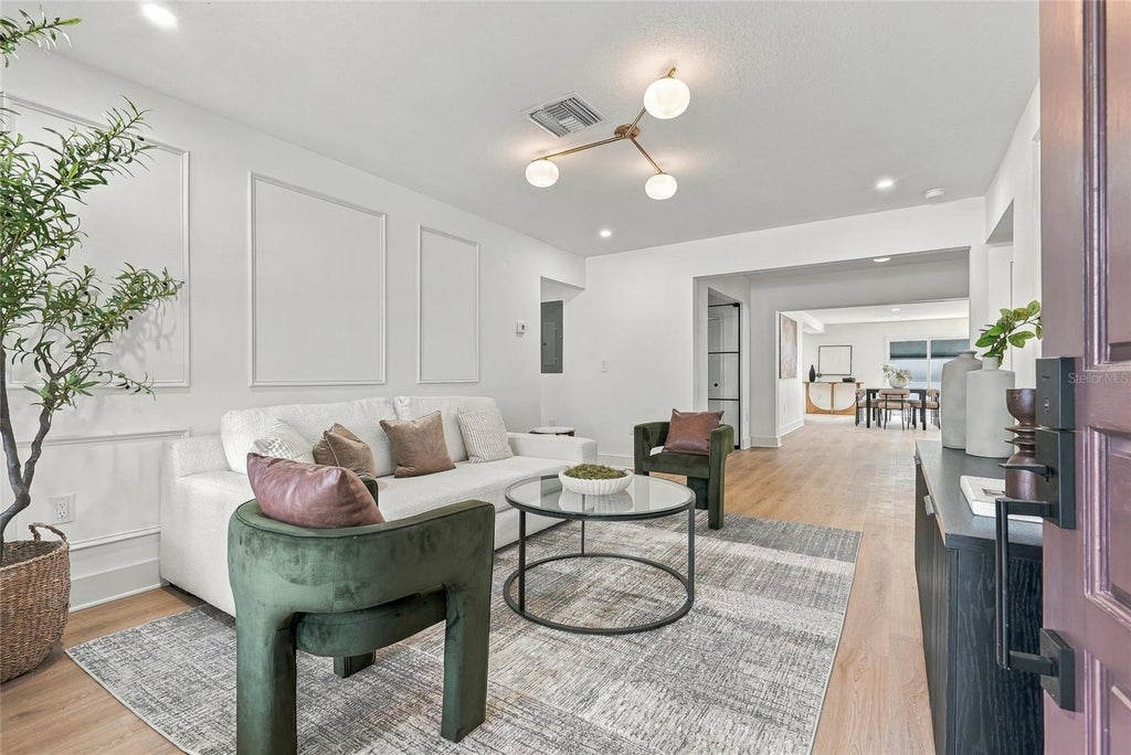 Photo of 3112 S Julia Circle, Tampa, FL 33629 (MLS # TB8555431)