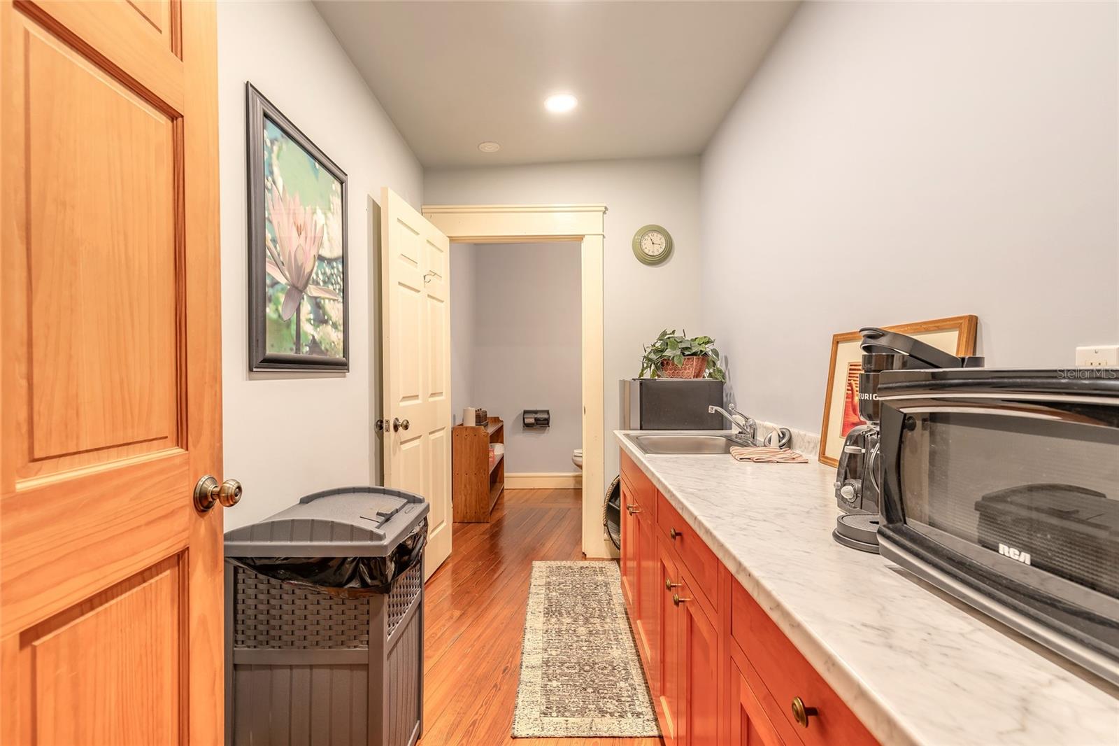 WALKERS HOLLY HILL - Commercial Sale