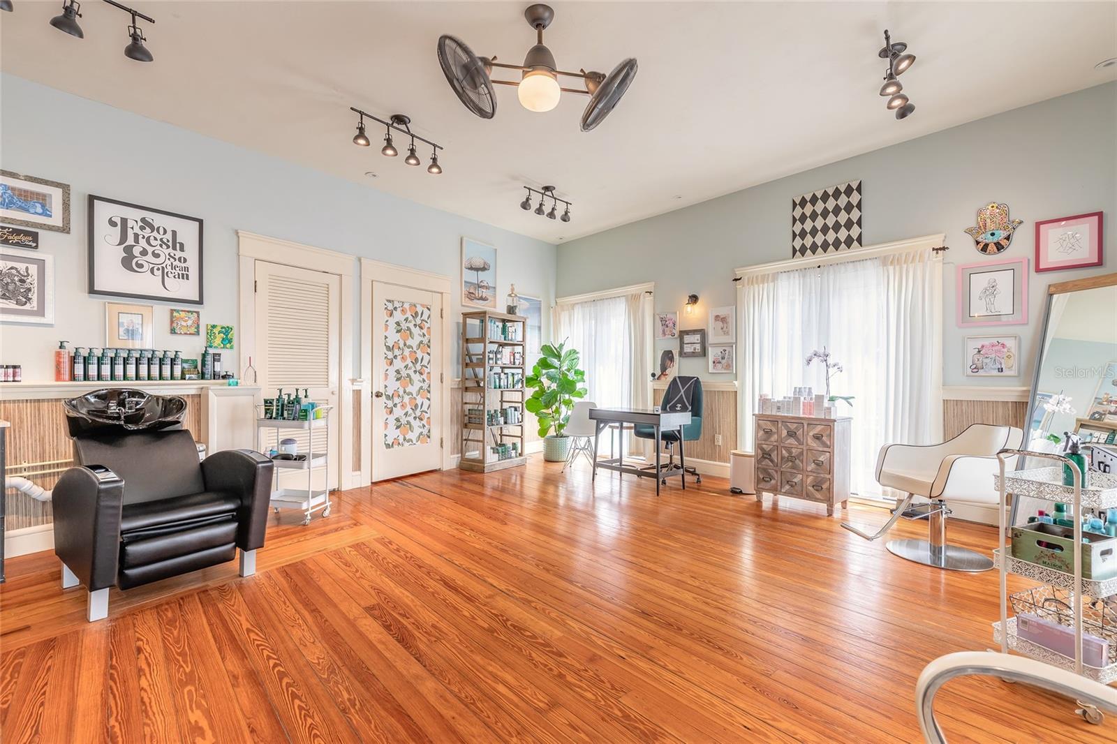 WALKERS HOLLY HILL - Commercial Sale