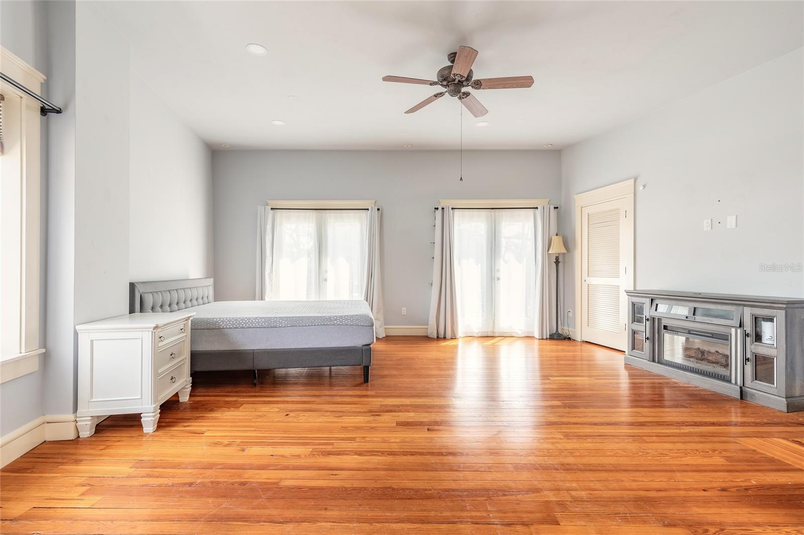 WALKERS HOLLY HILL - Commercial Sale