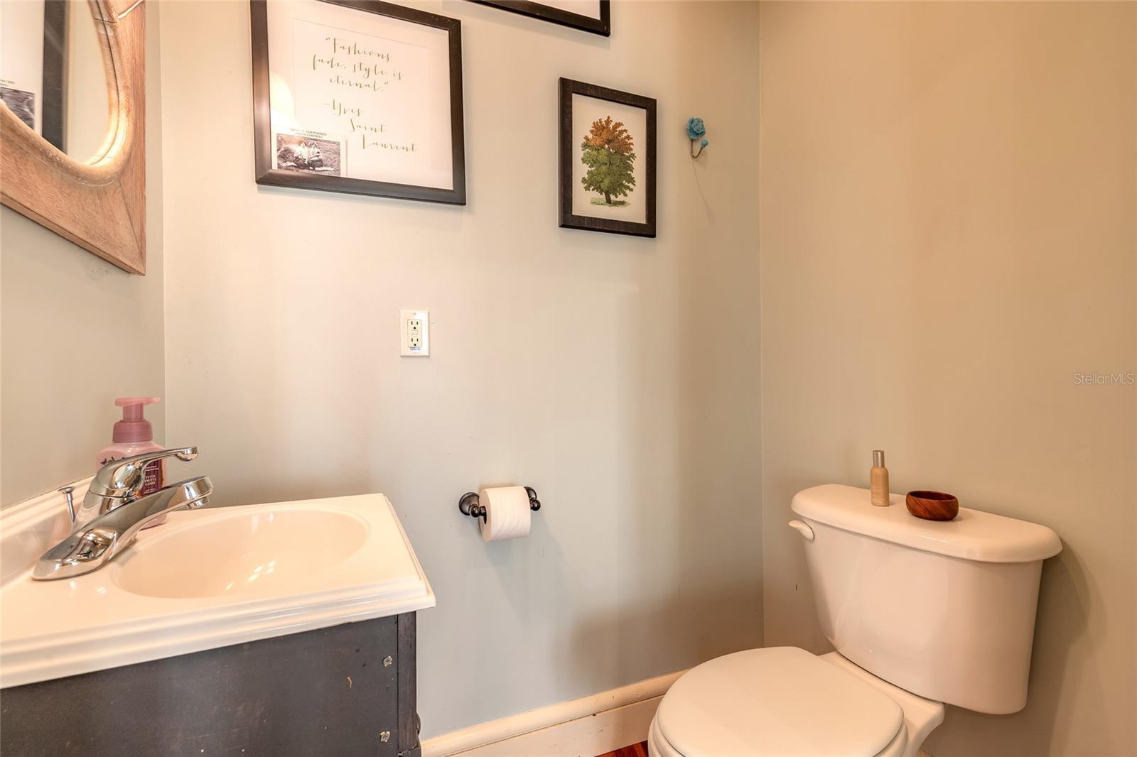 WALKERS HOLLY HILL - Commercial Sale