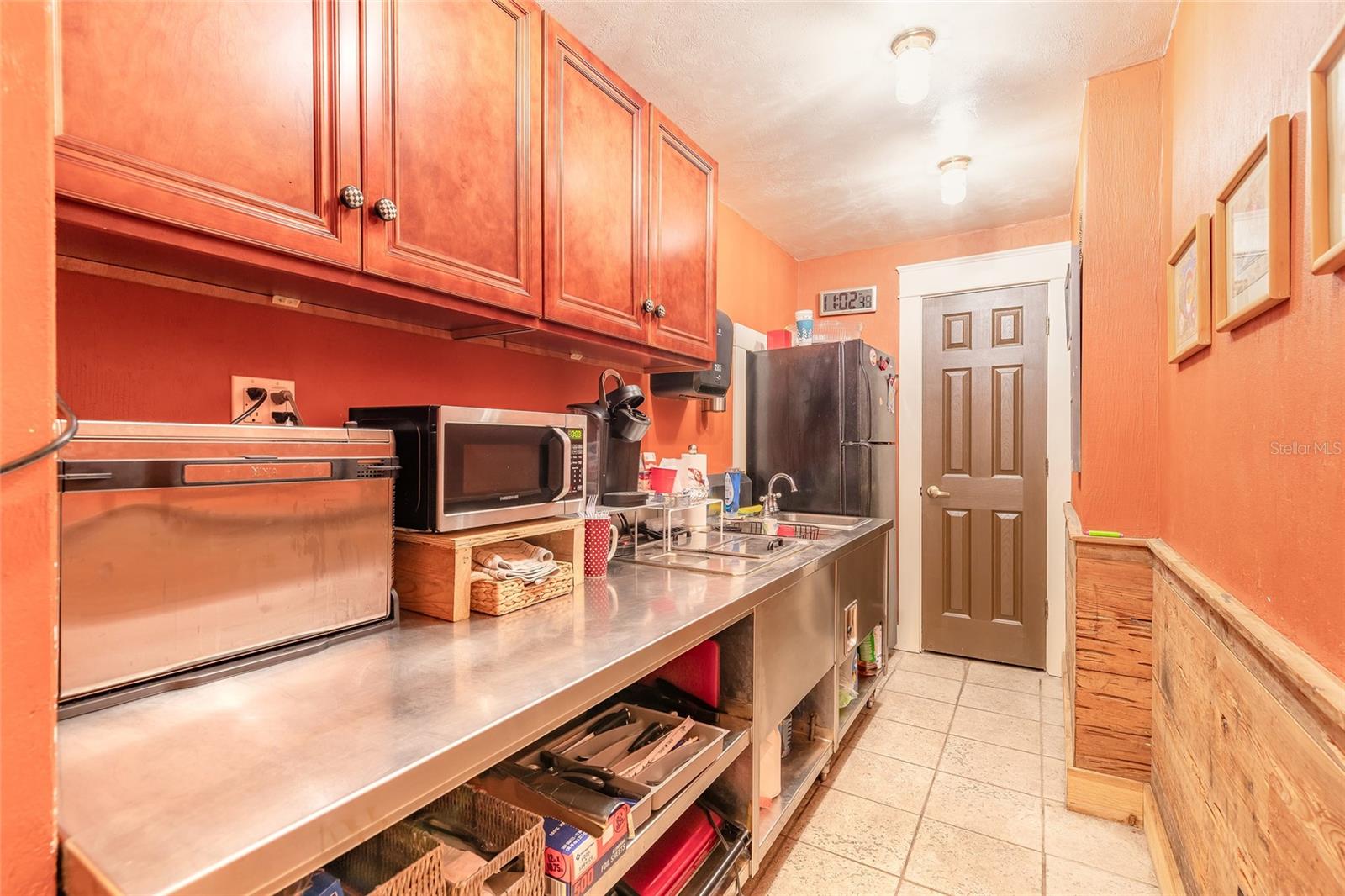 WALKERS HOLLY HILL - Commercial Sale