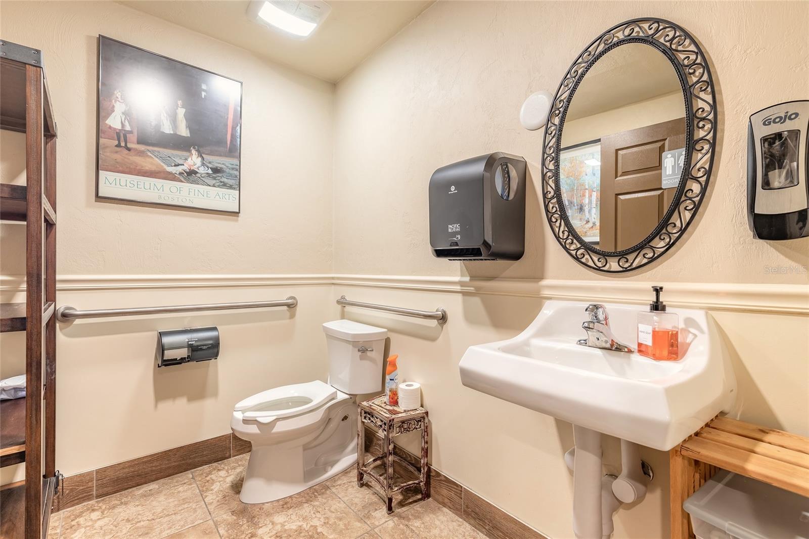 WALKERS HOLLY HILL - Commercial Sale