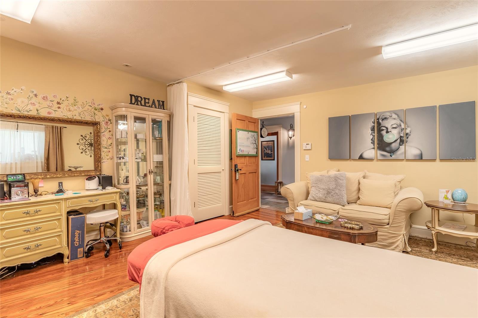 WALKERS HOLLY HILL - Commercial Sale