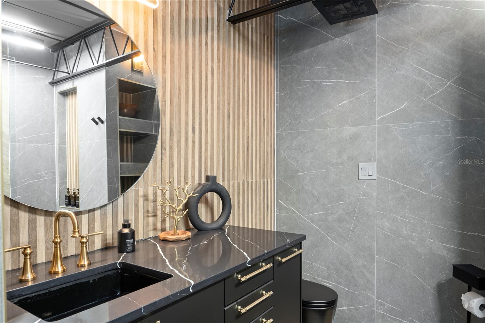 CHANNELSIDE LOFTS - Residential Lease