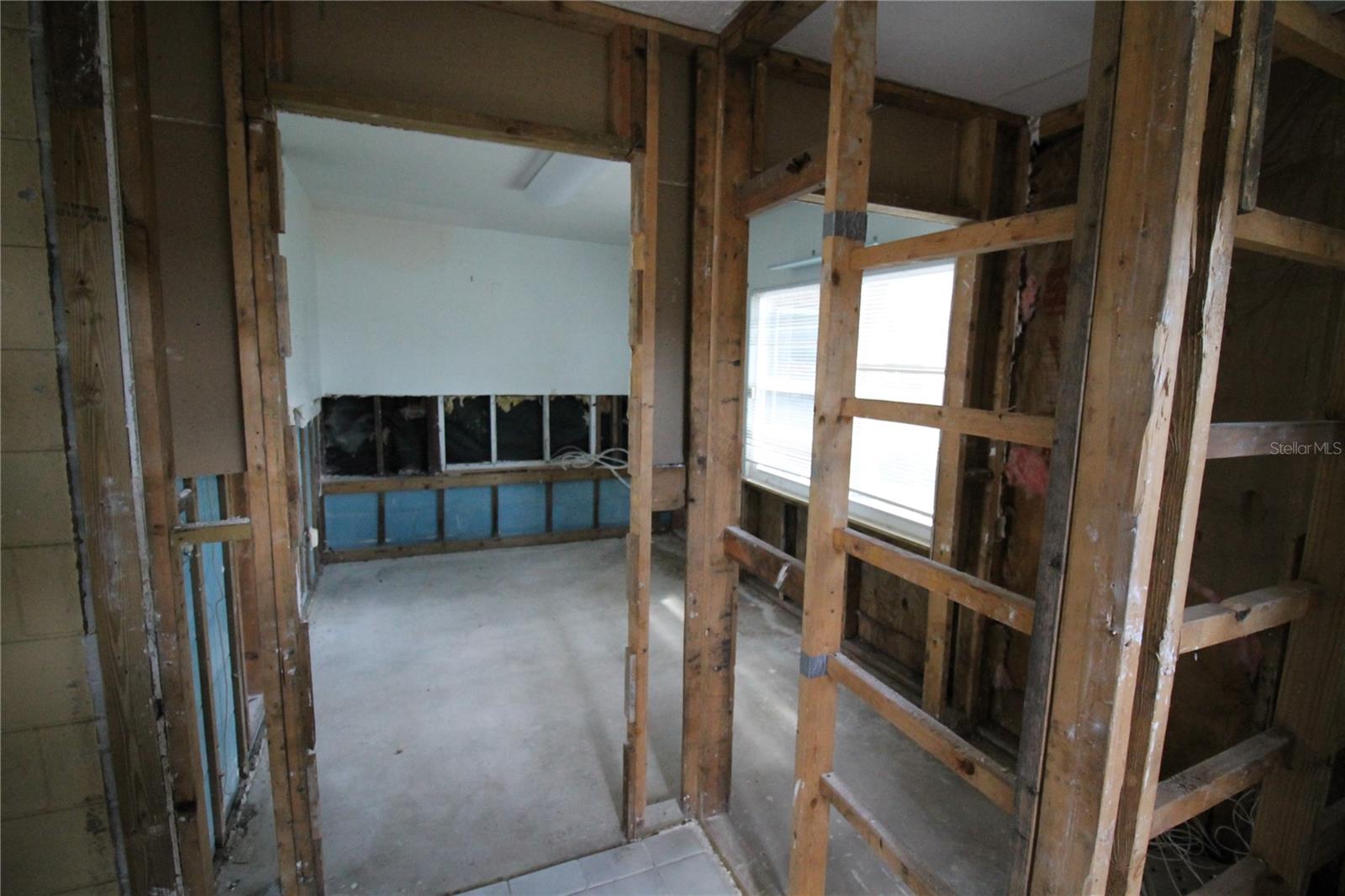 CAUSEWAY BLVD SUB 2 - Residential Income