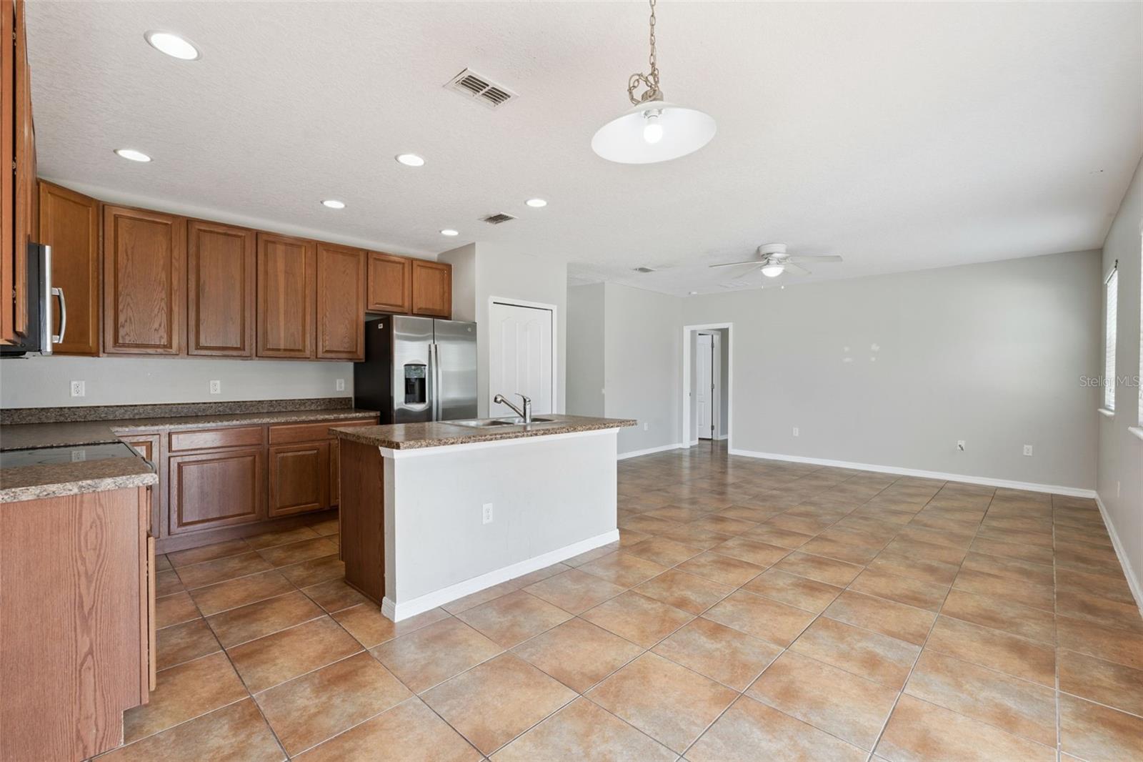 1038 SUFFRAGETTE CIRCLE