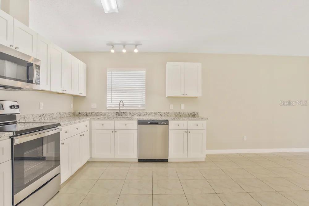 LAKE GLORIA PRESERVE PH 02B - Residential Lease