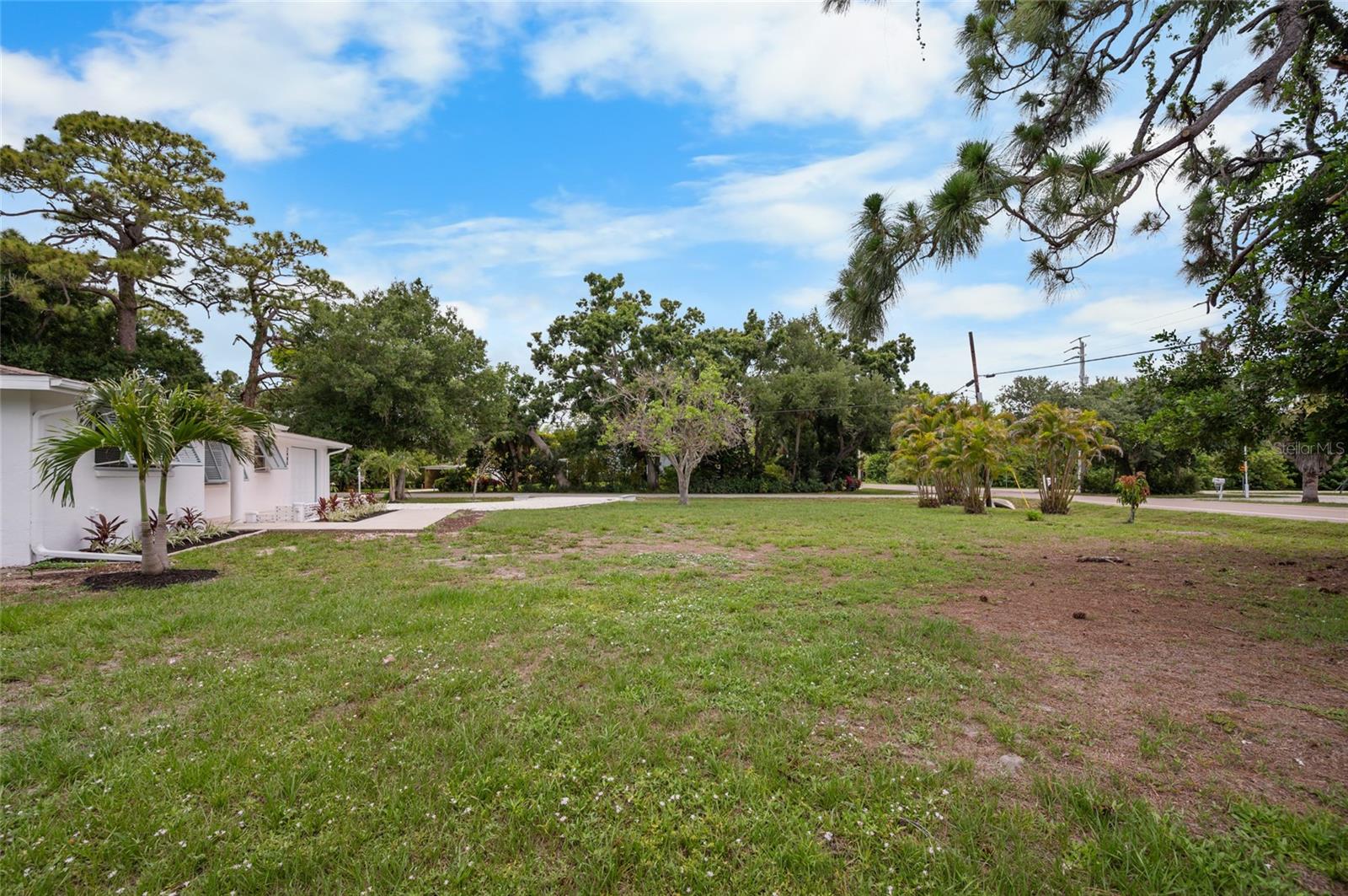 MANASOTA GARDENS - Residential