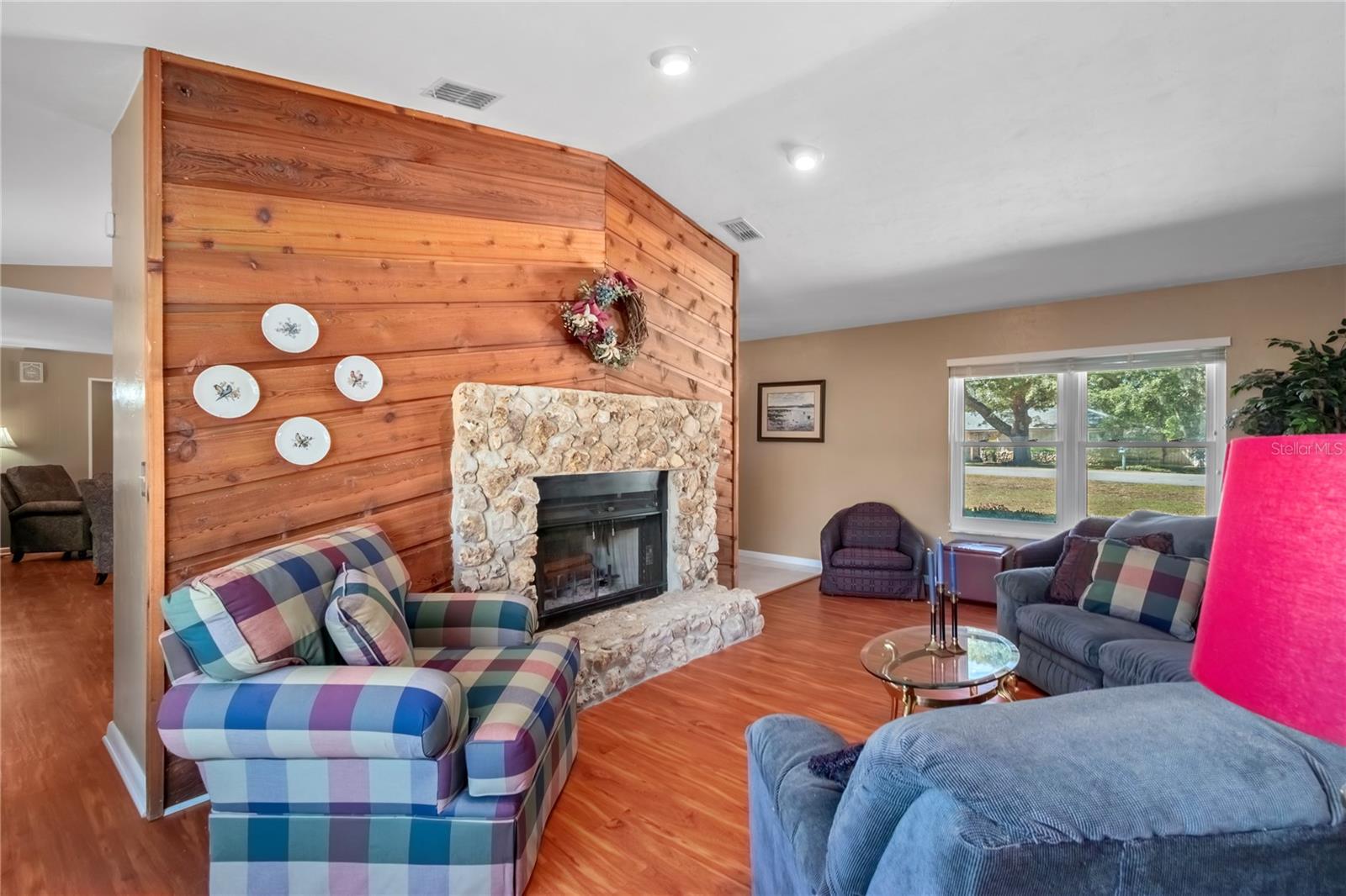 PINE OAK ESTATE - Residential