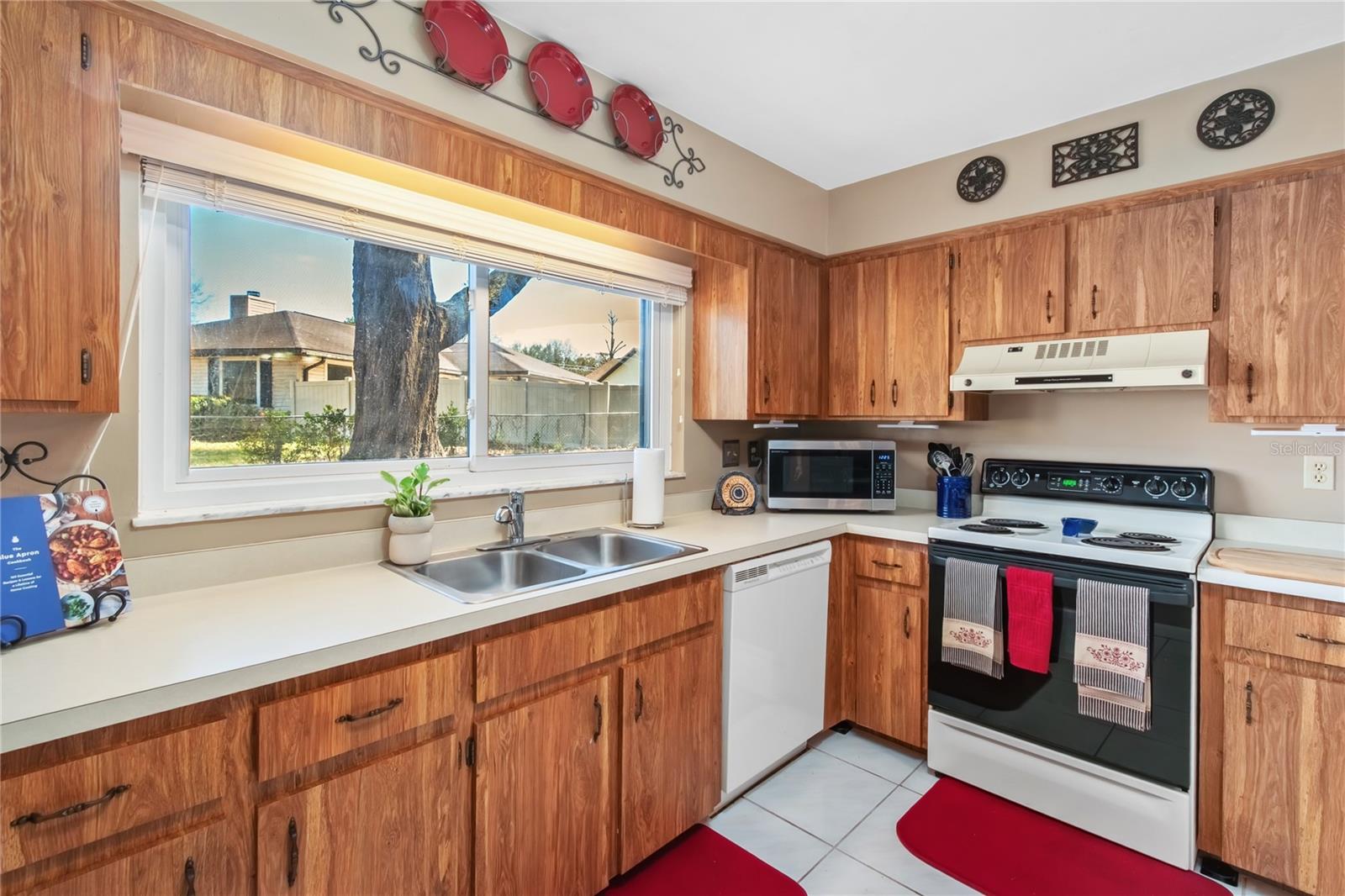 PINE OAK ESTATE - Residential