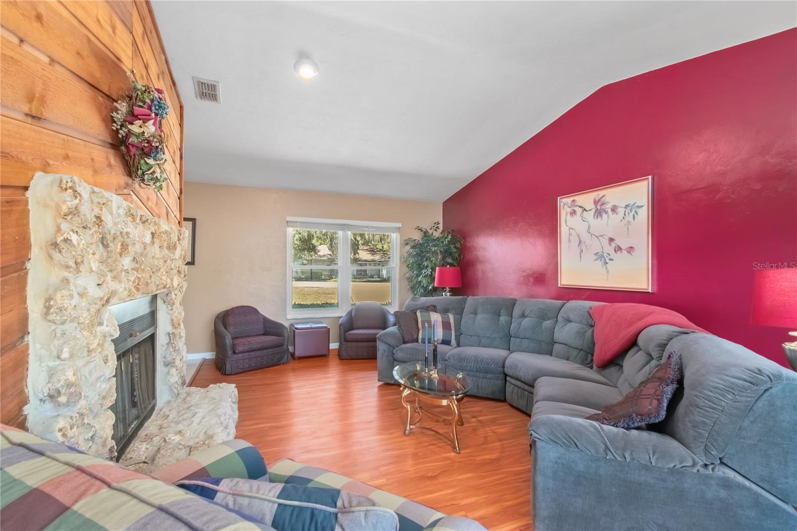 PINE OAK ESTATE - Residential