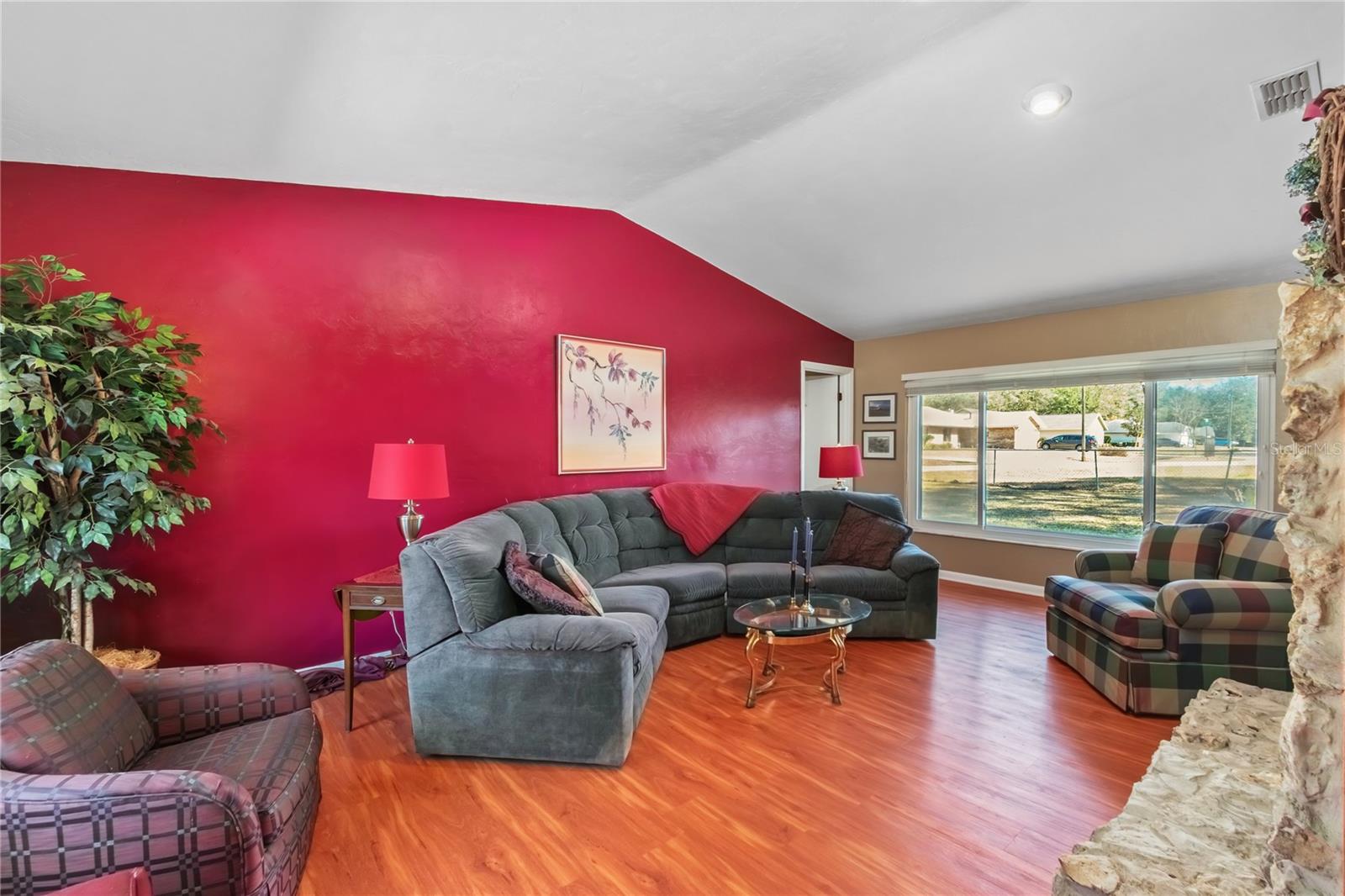 PINE OAK ESTATE - Residential