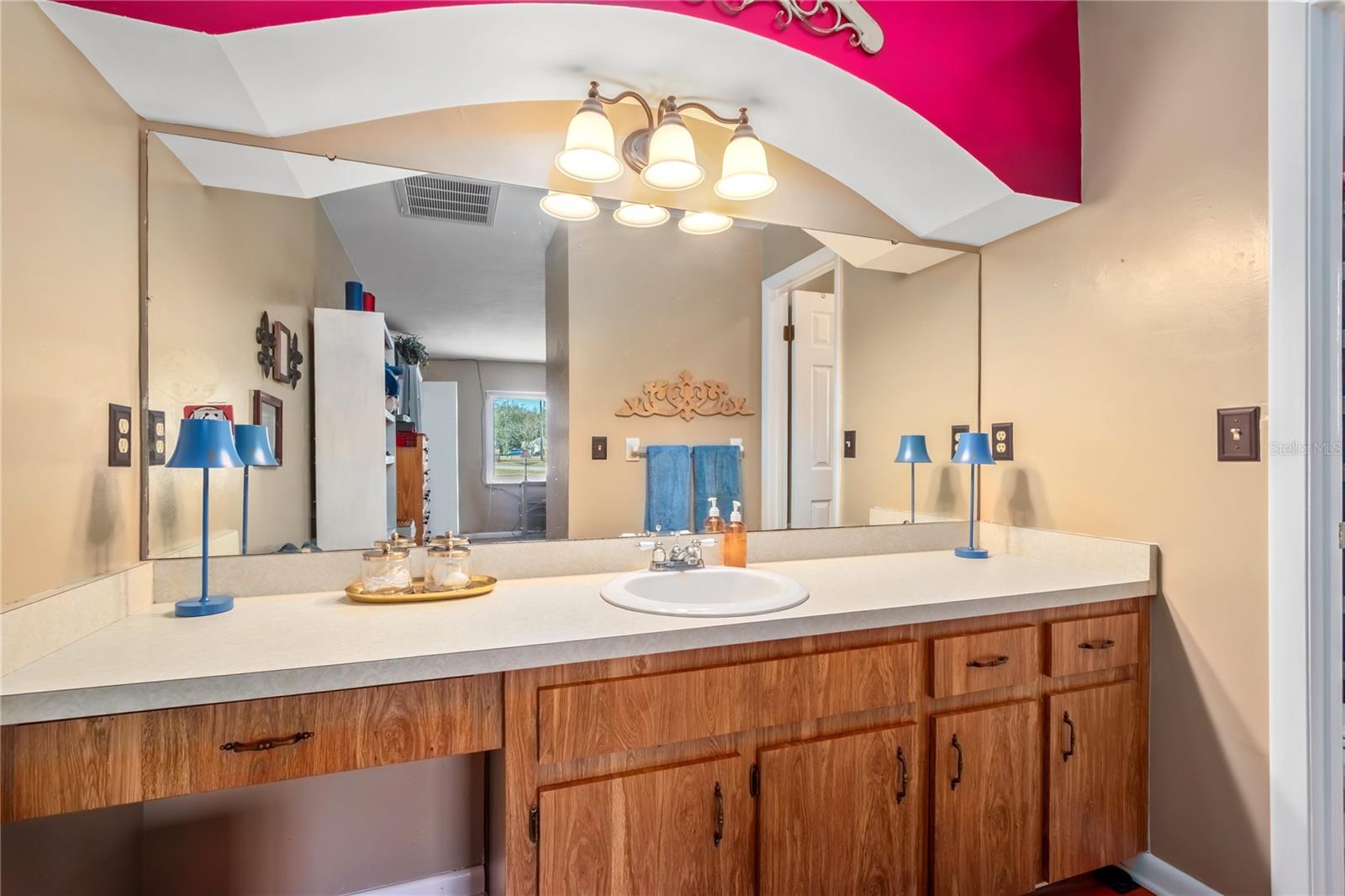 PINE OAK ESTATE - Residential