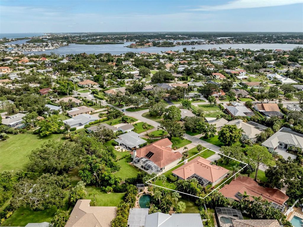Photo of 609 Madrid Avenue, Venice, FL 34285 (MLS # N6139208)