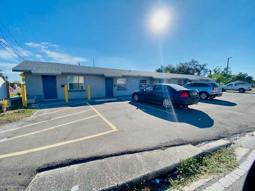 Rent includes trash, water and electricity. This unit is a studio in the heart of north Tampa. The location of this unit offers many local shops and restaurants nearby. The highway is close as well.
