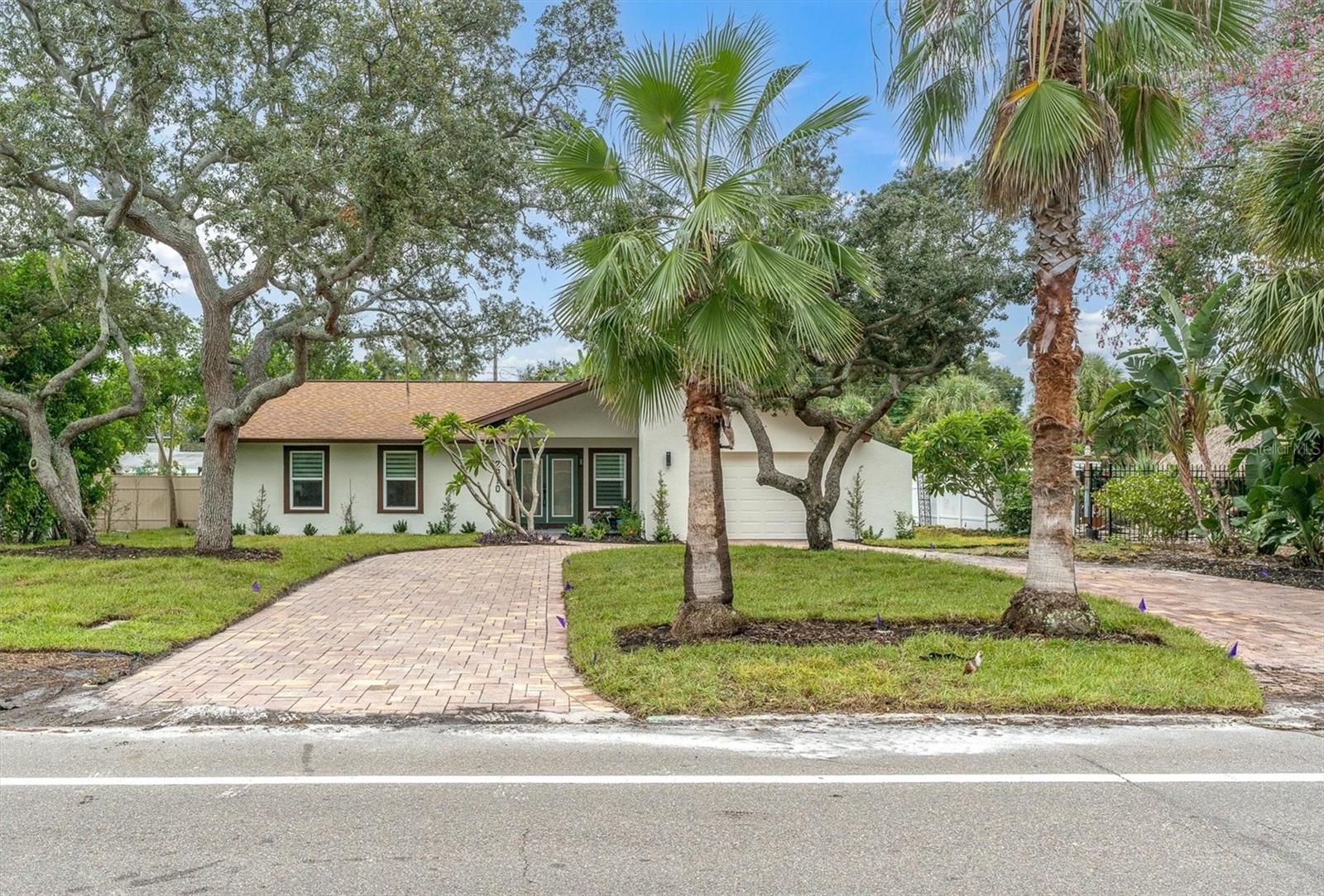 2010 PINELLAS POINT DRIVE S